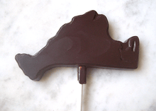 Load image into Gallery viewer, Martha&#39;s Vineyard Molded Chocolate Lollipops - Enchanted Chocolates of Martha&#39;s Vineyard
